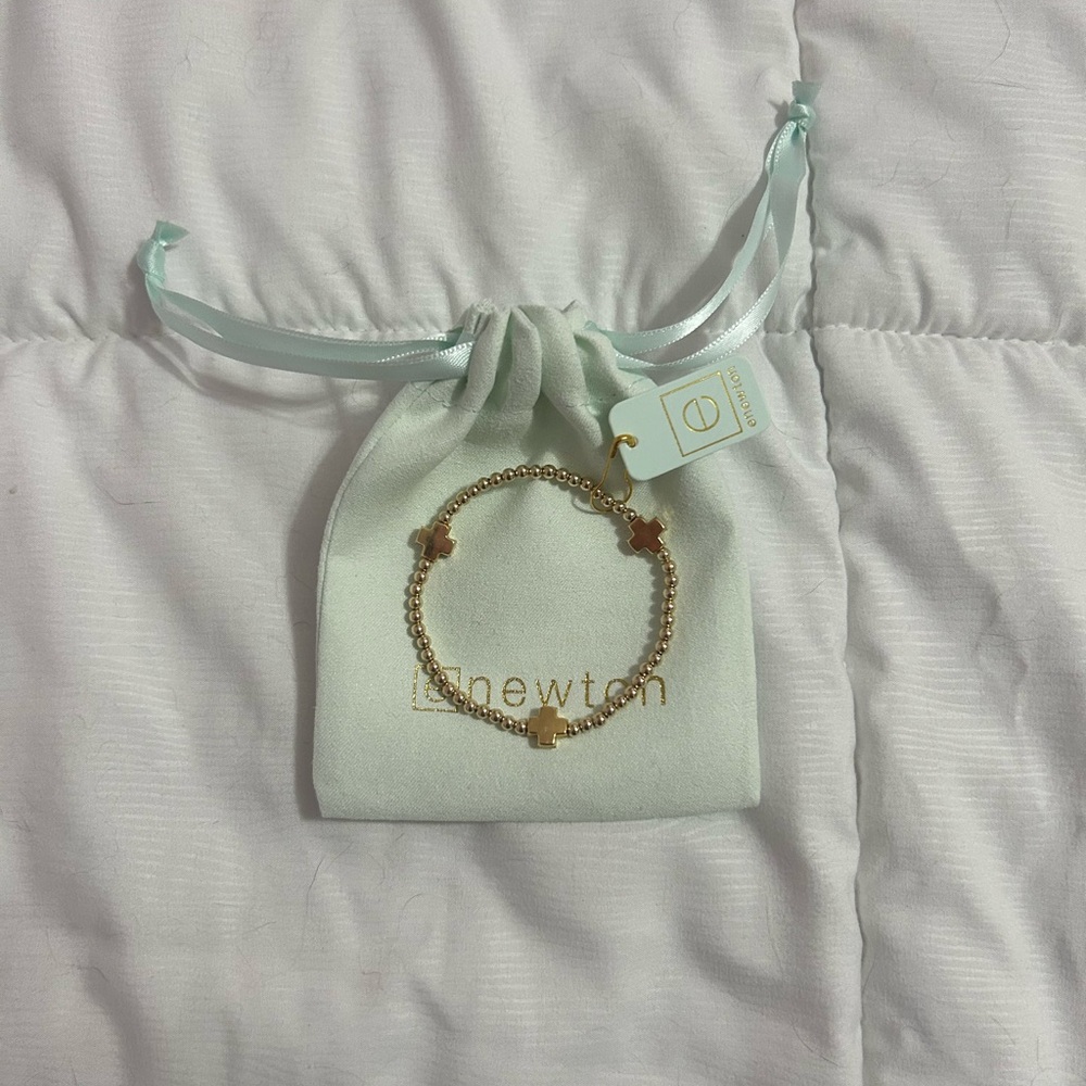 ENEWTON SIGNATURE CROSS GOLD PATTERN 3MM BEAD BRACELET